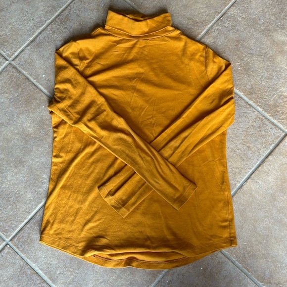 Denver Hayes Turtle neck - Picture 2 of 3